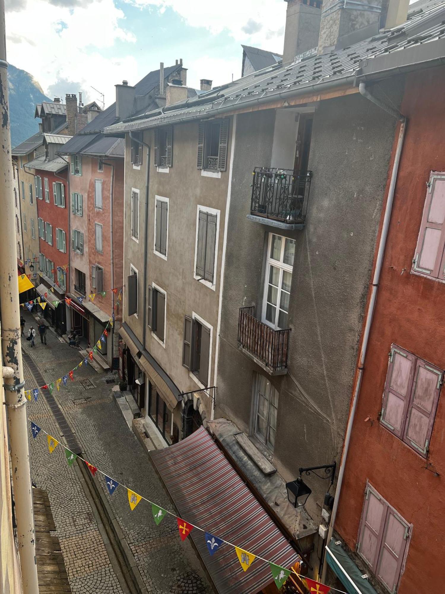 Appartement Moderne Et Chaleureux Briançon Exteriör bild